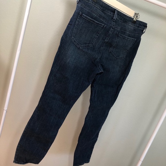 NYDJ AMI SKINNY Jeans {Niptuck Technology} - Picture 7 of 9
